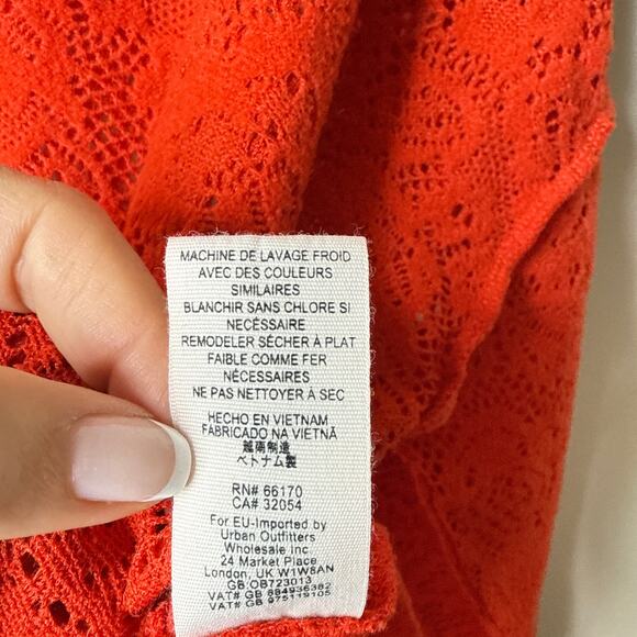 Free People Not Cold in This Top Red Long Sleeve Lacey Oversized Size Small Boho - Picture 13 of 13